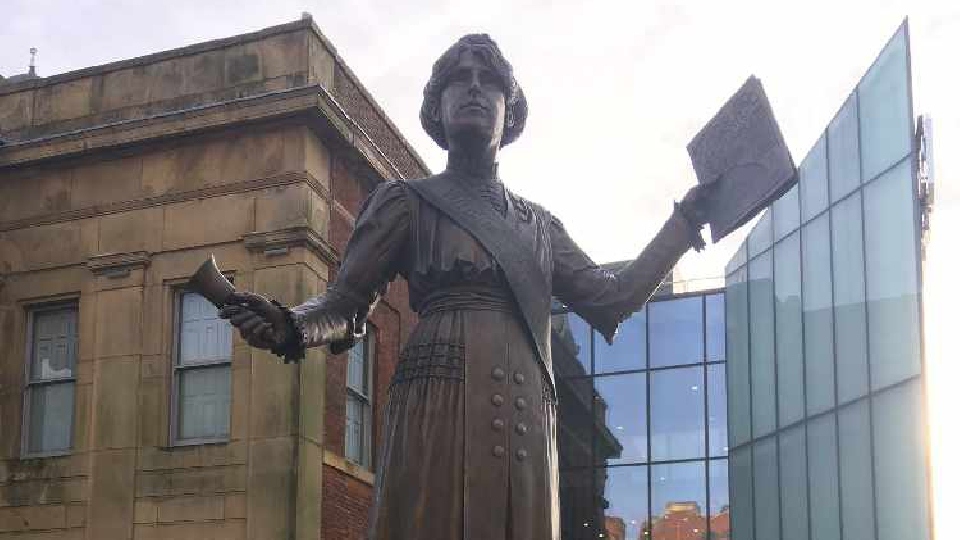 The Annie Kenney statue in Oldham town centre