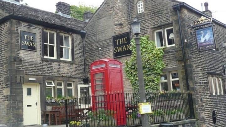 Closed: The Swan Inn in Dobcross Square Closed: The Swan Inn in Dobcross Square