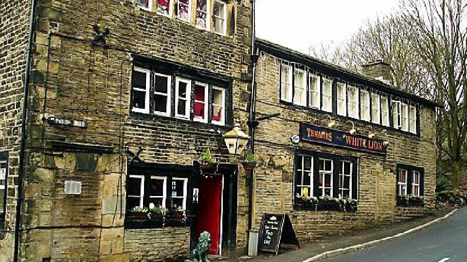 The picturesque White Lion pub in Delph