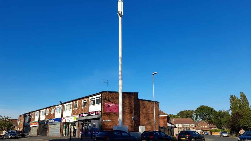 The huge mast on Lord Lane in Failsworth The huge mast on Lord Lane in Failsworth
