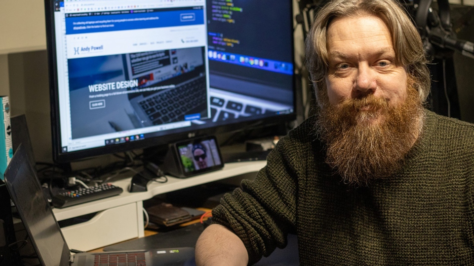 Andy Powell is appealing for old laptops Andy Powell is appealing for old laptops