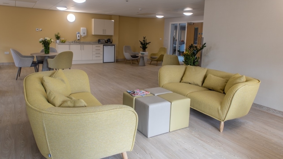 The Hospice’s vision for their in-patient family lounge has now become a reality, with sofas and armchairs for comforting family cuddles, dining areas for special family meals, a bespoke kitchen and so much more