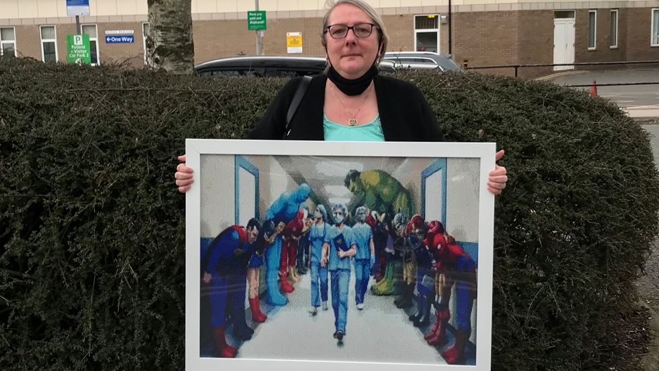 Tracey Ayre with her superhero-picture Tracey Ayre with her superhero-picture