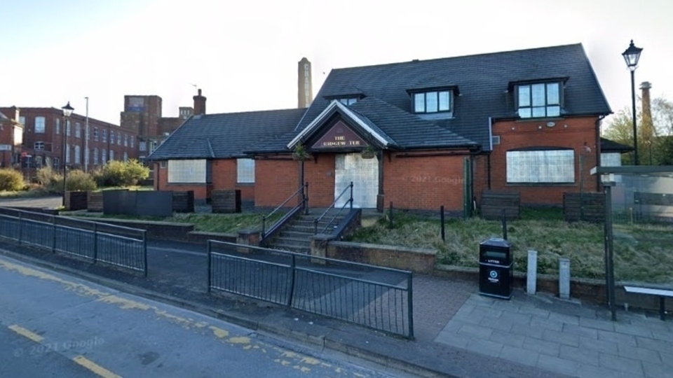 The former Bridgewater Hotel pub in Oldham could become a new Tim Hortons branch. Image courtesy of Google Maps