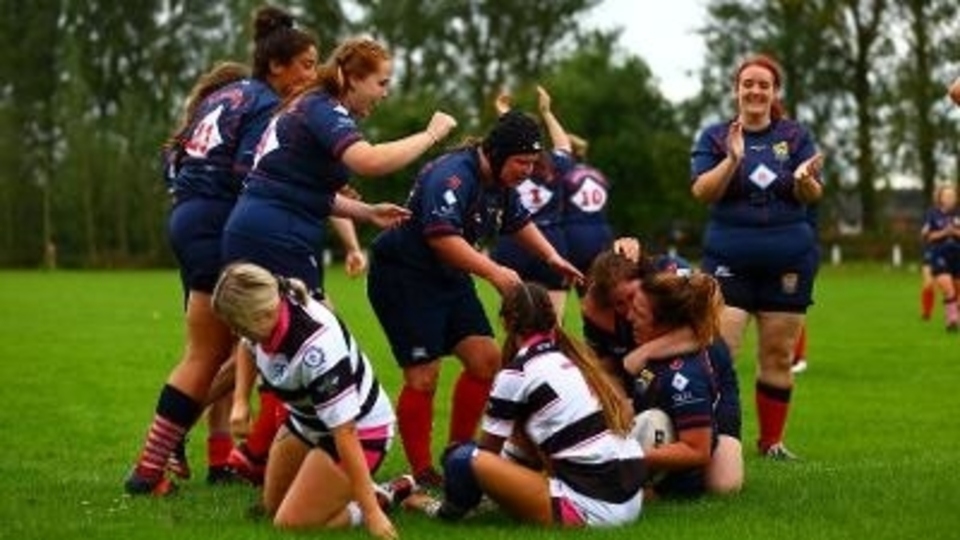 It's a try late in the game for Oldham captain Sophie Wright