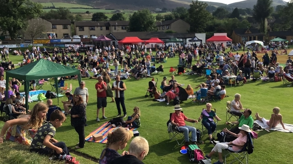 There were more than 4,000 people celebrating the 14 bands who entertained the appreciative crowds There were more than 4,000 people celebrating the 14 bands who entertained the appreciative crowds