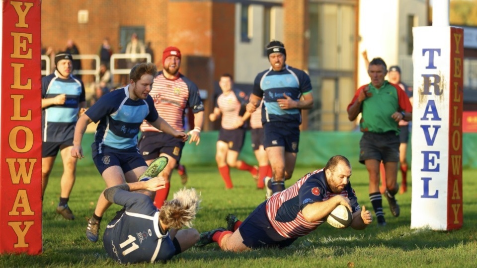 Andy Joy touches down under the posts