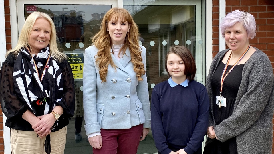 Angela Rayner MP with Headteacher Mel Rodgers (left), pupil Alyssa Middleton and teacher Stella Power (right)