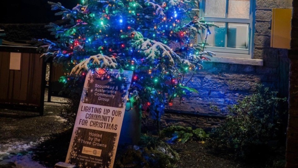 The Scouthead and Austerlands Christmas tree