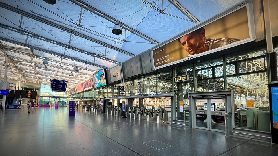 Manchester Piccadilly station will close completely at 7pm tomorrow evening Manchester Piccadilly station will close completely at 7pm tomorrow evening