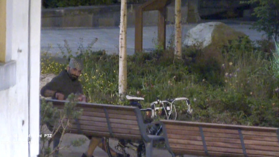 Do you recognise this man? Image courtesy of GMP Do you recognise this man? Image courtesy of GMP