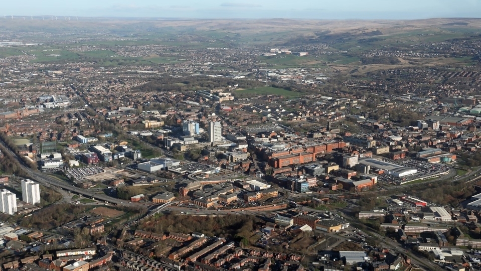 Netomnia aim to provide Fibre-to-the-Premises (FTTP) broadband infrastructure to around 71,000 premises in Oldham Netomnia aim to provide Fibre-to-the-Premises (FTTP) broadband infrastructure to around 71,000 premises in Oldham
