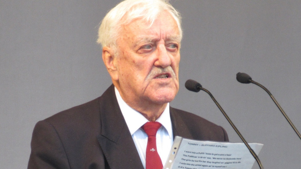 Bernard Cribbins was born in Derker