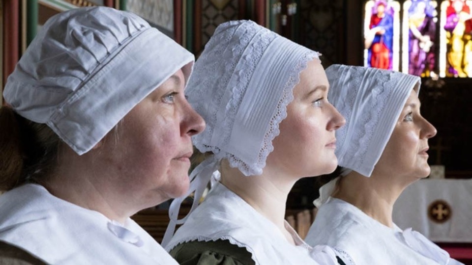 With the restoration of Charles II in 1660, women were allowed to perform at theatres for the first time, but actresses were widely regarded as harlots With the restoration of Charles II in 1660, women were allowed to perform at theatres for the first time, but actresses were widely regarded as harlots