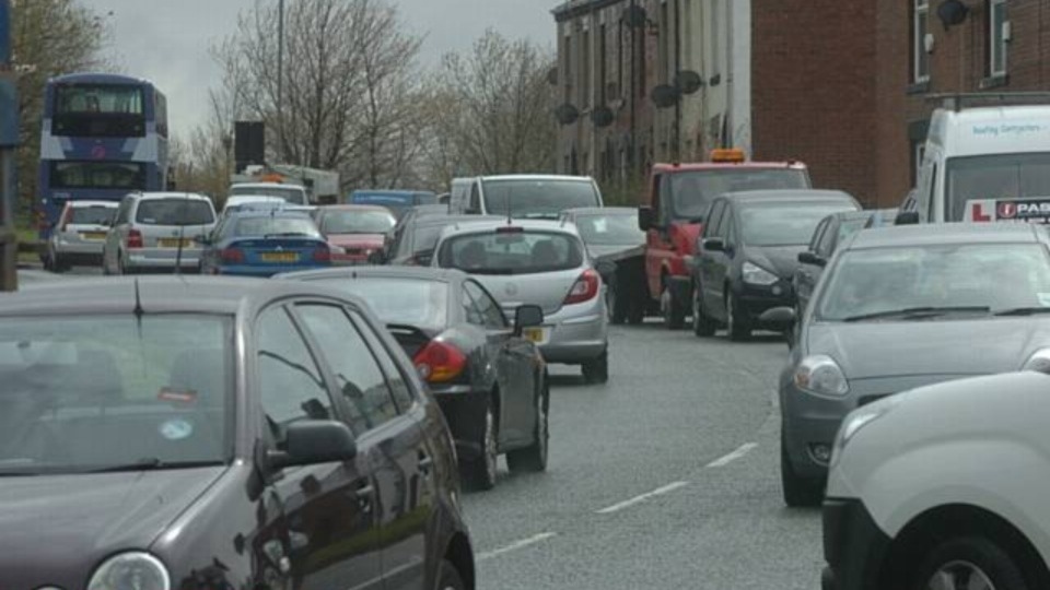 School Streets enable children and their parents to walk, cycle or wheel to and from school, which reduces air pollution, congestion, and problem parking