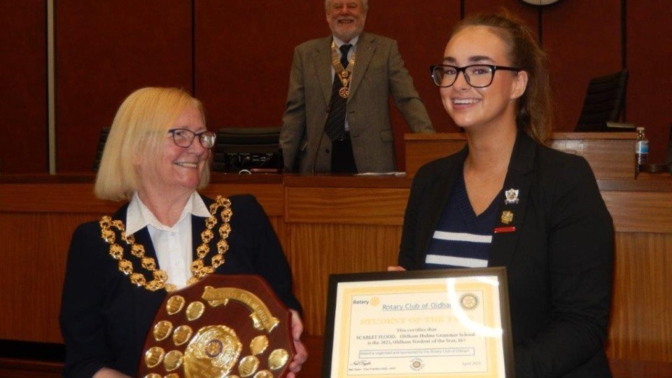 The Oldham Student of the Year for 2023 in the 16+ category was Scarlet Flood. She is pictured receiving her award from the then Mayor of Oldham, Councillor Elaine Garry The Oldham Student of the Year for 2023 in the 16+ category was Scarlet Flood. She is pictured receiving her award from the then Mayor of Oldham, Councillor Elaine Garry
