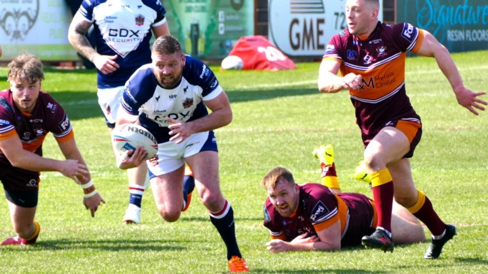 Ben Heaton in action for Oldham. Image courtesy of ORLFC