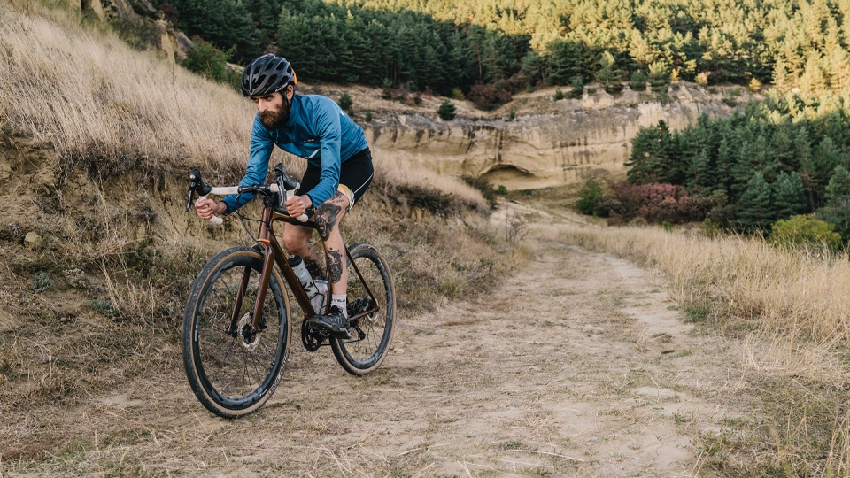 Gravel bikes are a half way between mountain bikes and road bikes