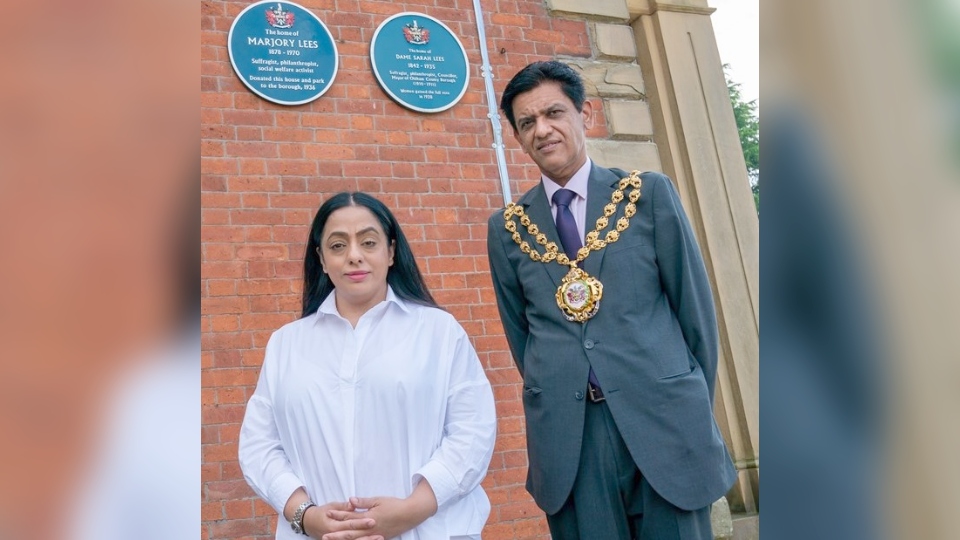 Cllr Arooj Shah, Leader of Oldham Council, and Cllr Zahid Chauhan, Mayor of Oldham, pictured at the unveiling of the Blue plaque