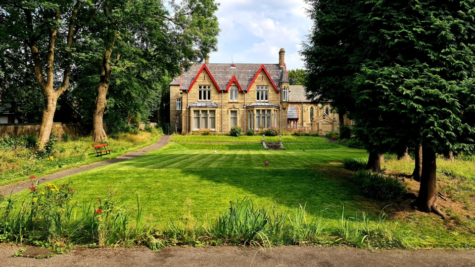 Werneth Grange. Images courtesy of Ashley Williams Werneth Grange. Images courtesy of Ashley Williams