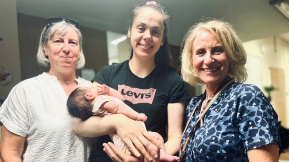 Lois Hill with mum Paula Stoneman (left) and Infant Feeding Specialist Jo Mayall with baby Maeve Lois Hill with mum Paula Stoneman (left) and Infant Feeding Specialist Jo Mayall with baby Maeve