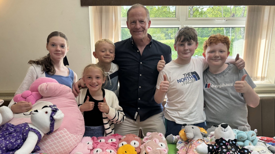 It's a big thumbs-up for the Team Hill Charitable Trust charity fund-raiser It's a big thumbs-up for the Team Hill Charitable Trust charity fund-raiser