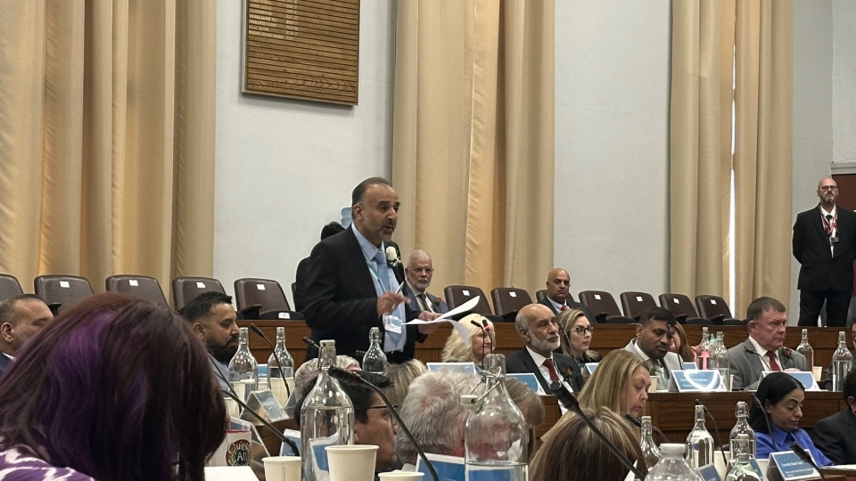 Kamran Ghafoor speaking at today's Oldham council meeting Kamran Ghafoor speaking at today's Oldham council meeting