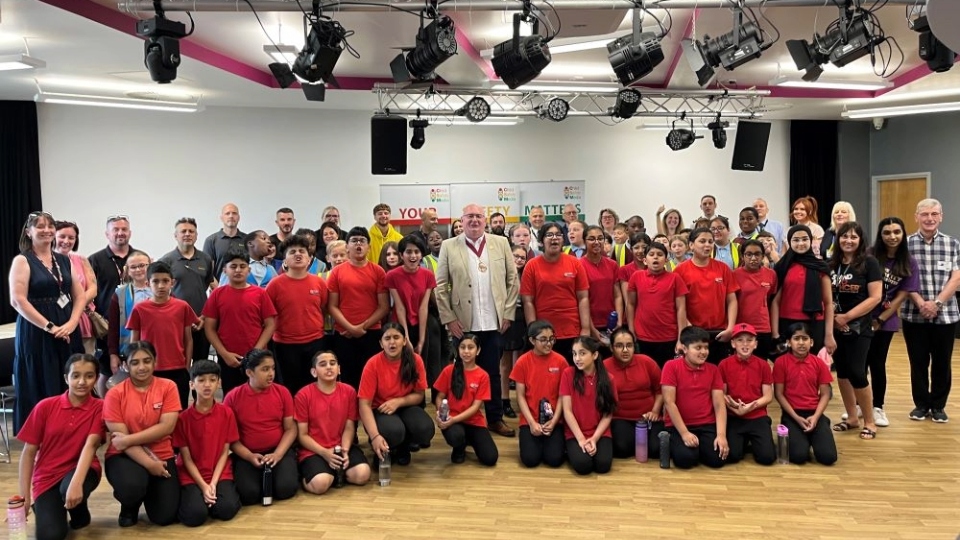 The Oldham session took place at the Mahdlo Youth Zone The Oldham session took place at the Mahdlo Youth Zone