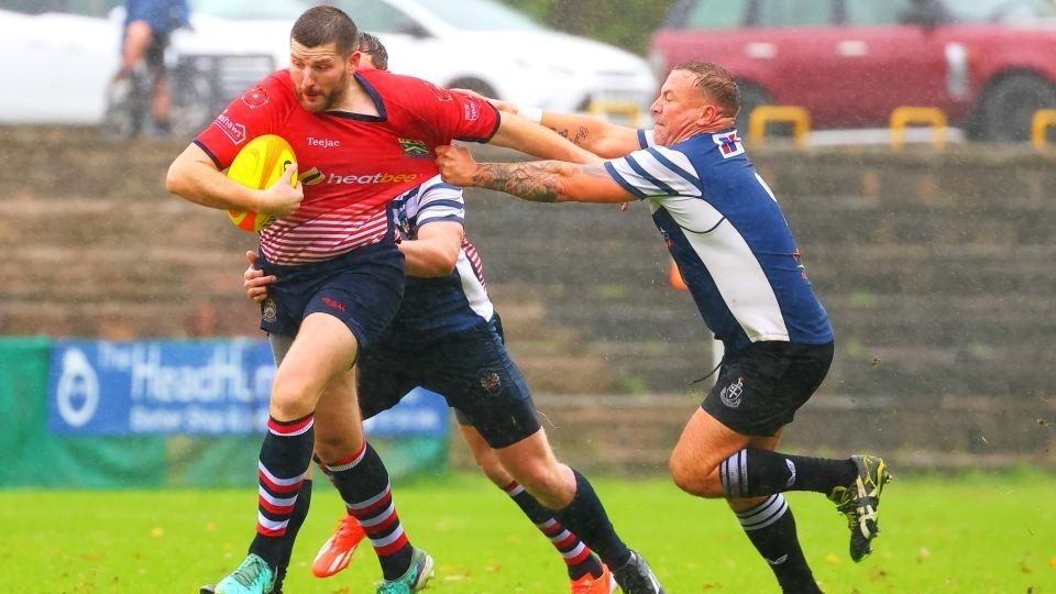 Oldham's Rob Froggatt makes a break. Image courtesy of Tim Abram