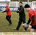 Former New Zealand RL and England RU international Henry Paul offers kicking hints to Oldham players 